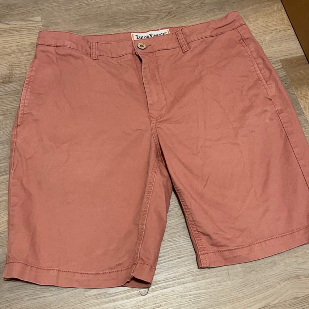 Taylor Vintage chino shorts Sz 34 Greenwich  9” inseam slim fit walk shorts